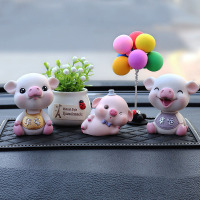 汽车内饰品摆件创意摇头小猪出入 个性可爱男女高档车载漂亮 猪爸猪妈+男猪宝+白盆吉祥果+彩气球(大
