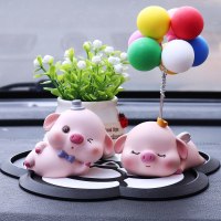 汽车内饰品摆件创意摇头小猪出入 个性可爱男女高档车载漂亮 男、女猪宝+白盆吉祥果+彩色气球(茶花垫