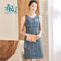 布符春夏新款圆领绣花无袖长款日常复古气质时尚搭配连衣裙女