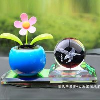 车内饰品汽车摆件汽车座车上装饰品太阳能摇摆花车载钟表礼品 蓝花+大展宏图[球]+五彩座