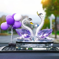 可爱白羽毛装饰车用香水毛垫汽车内饰 硅胶车内仪表台置物防滑垫 紫色带白球