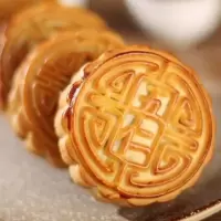 广式五仁月饼大个糕点零食传统老式五仁中秋月饼