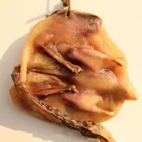 板鸭日晒风干腊鸭子咸香味腊肉腊鸭腿赣南原味咸鸭子
