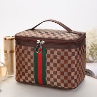 网红同款化妆包大号大容量防水手提洗漱包可爱收纳化妆品旅行包包