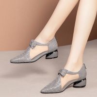 红蜻綎真皮软底凉鞋女2021夏季新款大码女鞋透气网纱镂空妈妈凉鞋