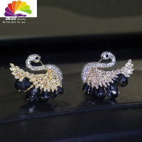 舒适主义创意水晶黑天鹅汽车香水车载香水空调出风口装饰品车内香薰夹淡香 金天鹅灰色一对