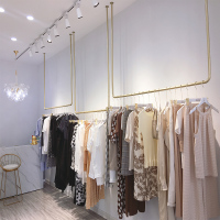 艺可恩服装店展示架金色铁艺侧挂货架上墙吊顶陈列架U悬挂衣架女装吊架