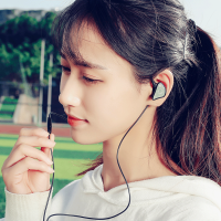 q3 入耳式耳机 重低音跑步手机线控通用挂耳带运动有线带麦耳塞音乐