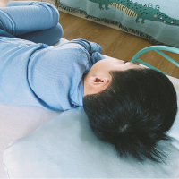 一人一枕枕头儿童成长护颈枕可调节水洗3-9岁软管睡眠枕