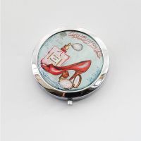 化妆镜易携带韩版个性创意图案双层美容镜随身迷你可爱折叠小镜子|高跟鞋款,颜色随机