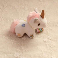 背包挂坠配饰布偶毛绒小马玩偶钥匙圈汽车摆件书包挂件情侣。 白色