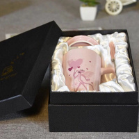ins粉色少女粉红豹子陶瓷杯子北欧情侣水杯办公杯带盖勺马克杯女 爱心粉红豹拐角杯+盖勺礼盒