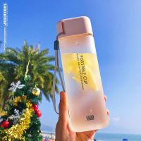 学生简约塑料透明耐摔水杯杯随手方形杯子便携防漏带盖创意清新女 磨砂方形白色600ML+提绳单个水杯