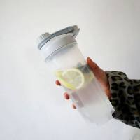 水杯女学生韩版防摔杯子健身运动搅拌杯蛋白粉摇摇杯子奶昔塑料杯 [大号700ml]灰色+杯刷