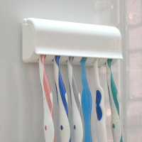 日本牙刷架创意壁挂式牙刷架粘黏式牙刷挂架卫生间置物架收纳架 三维工匠