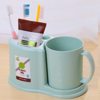 卫生间刷牙杯套装韩国创意三口之家用多功能牙刷架情侣洗漱口杯子 三维工匠 靓白色无痕壁挂三杯款