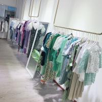 服装店展示架金色女装吊架北欧悬挂陈列架吊顶挂衣架上墙婚纱货架晾晒架 三维工匠 韧度纳米金100长X100高 官方标配