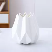 现代简约陶瓷花瓶家居摆设客厅装饰品北欧创意菱形干花插花器摆件 三维工匠 白色花瓶小号