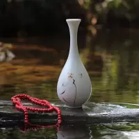 景德镇陶瓷花瓶创意摆件手绘荷花白瓷瓶观音玉净瓶简约水培插花器 三维工匠 玉静瓶