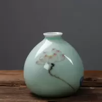 手绘小花瓶 陶瓷迷你家居摆件 青瓷水培花器 创意台面花插 三维工匠 纳百川小花瓶(梅子青青竹)