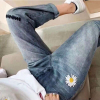 珂卡慕(KEKAMU)小雏菊牛仔裤裤子浅色女潮ins春夏刺绣直筒裤学生韩版菊花老爹裤束脚 浅蓝色