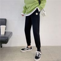 珂卡慕(KEKAMU)小雏菊卫裤女裤子运动裤刺绣女潮流宽松春季棉质2020新款休闲束脚