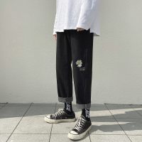 珂卡慕(KEKAMU)小雏菊牛仔裤子男士韩版潮流直筒宽松春季新款休闲刺绣百搭九分