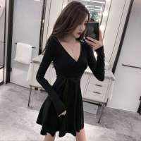 珂卡慕(KEKAMU)低胸性感连衣裙2020新款交叉V领绑带收腰显瘦长袖打底气质A字裙子