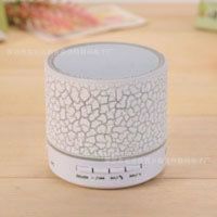 小钢炮户外便携迷你低音炮音响手机音箱插卡炫光彩灯蓝牙|升级版【有按键】白色+音频线 【高配】充电线/音频线