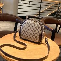 魔女妖-咖啡色小包包女2020新款时尚感百搭洋气单肩包斜挎包小圆包女包