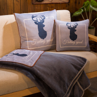 敬平车内珊瑚绒汽车抱枕被子两用办公室靠垫午睡折叠车载枕头毯 一鹿好心情灰 加厚法兰绒抱枕毯 展开[150*200 平