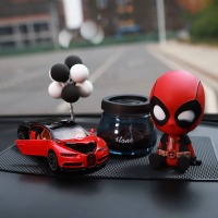 敬平车载香水男士专用车内饰品摆件个性创意汽车合金模型车上装饰 贱贱纯 布加迪黑红套装 平挂摆件