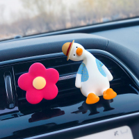 车载香水香薰空调出风口可爱加油鸭车内饰品摆件汽车装饰用品大全 歪头马甲鸭+小红花 送香薰精油2瓶