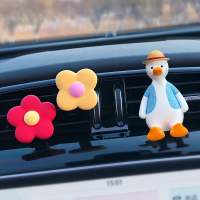 车载香水香薰空调出风口可爱加油鸭车内饰品摆件汽车装饰用品大全 直头马甲鸭+两朵花 送香薰精油3瓶