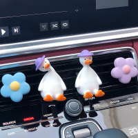 敬平车载香水香薰空调出风口可爱车内饰品摆件汽车装饰用品大全 紫帽直鸭+紫帽歪头鸭+紫蓝花/4瓶 平挂摆件