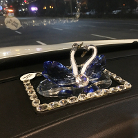 汽车用品新款水晶天鹅车内饰品摆件车载中控台香水座车装饰品摆饰 蓝色长形(不可加香)加钻垫