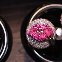 敬平车载香水出风口装饰女 车内汽车空调香薰内饰摆件 车上装饰品 红唇 平挂摆件