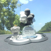 敬平车内饰品摆件个性创意网红可爱气球汽车用品小车上装饰车载香水女 灰熊+灰白气球+茶花垫 平挂摆件