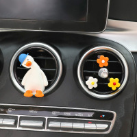敬平车载香水香薰摆件空调出风口创意网红加油鸭车内用香氛汽车装饰女 歪头加油鸭-蓝+新款泫雅花(送香精) 平挂摆件