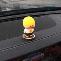 敬平汽车摆件车内中控台创意个性内饰品车载卡通可爱网红小黄鸭女 黄色光头鸭 平挂摆件
