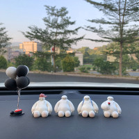 敬平Q萌创意车内汽车摆件卡通大白摇头公仔可爱饰品车载小玩偶装饰品 四个坐姿小号大白+灰白气球 平挂摆件