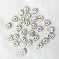 敬平创意车内饰品摆件车载香水网红可爱男女车上个性漂亮汽车装饰 26个字母可选择(免费更换) 平挂摆件