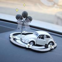 敬平网红女神个性创意车用品中控台车载香水可爱车内饰品摆件汽车装饰 黑钻气球+白车+雏菊防滑垫 平挂摆件