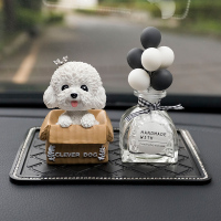 敬平个性创意车载装饰摇头狗狗汽车中控台摆件车上香薰香水车内饰品 白色泰迪[纸箱款]+黑白气球[格子丝带]+中号防滑挂摆件