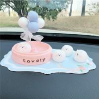 敬平汽车内饰品摆件可爱蒸笼小公仔网红漂亮创意车载男女车上装饰用品 蒸笼小兔子+蓝鹿垫 平挂摆件