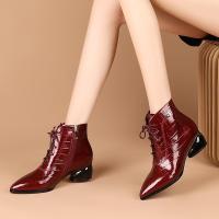 漆皮系带粗跟短靴女尖头2020秋冬新款酒红色休闲单靴中跟大码女靴