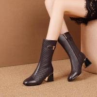 靴子女2020冬款真皮加绒粗跟百搭马丁靴女靴英伦风小个子中筒靴女