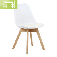 逸家伴侣伊姆斯家用阳台北欧小圆桌洽谈桌椅组合简约餐桌三角心形休闲桌