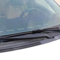 适用汽车雨刮器新款通用U型无骨通用后胶条无骨经典前雨刷器汽车用品