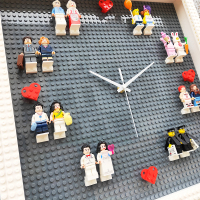 原创兼容乐高积木挂钟DIY拼装人仔装饰墙面钟表情侣一生 白框粉色底挂钟(无人仔款) 16英寸